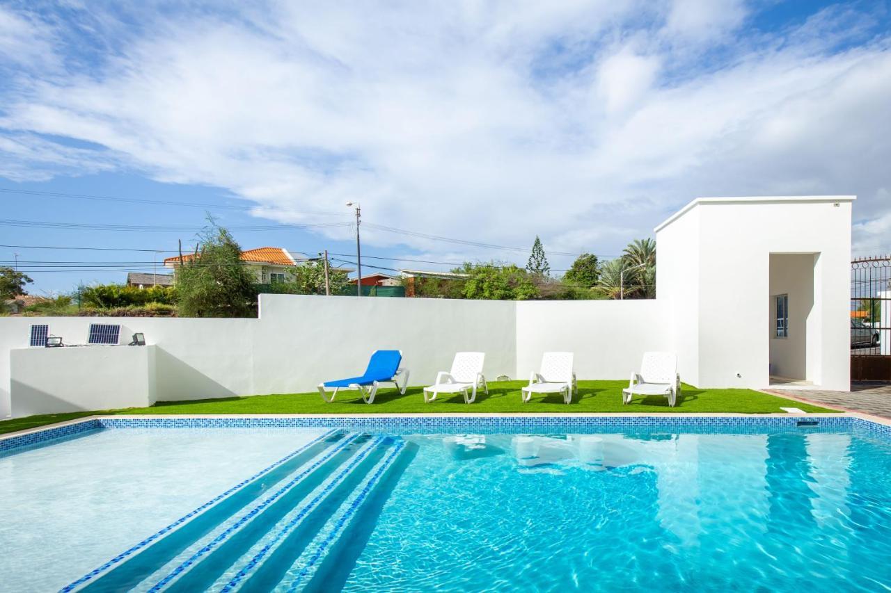 Genesis Apartments Jan Thiel Willemstad Luaran gambar